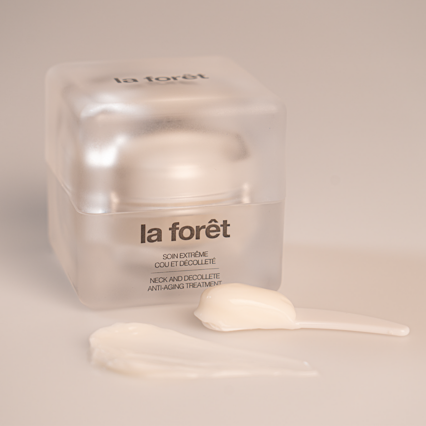 La Forêt Crema de Cuello y Escote Antiedad 50 GR